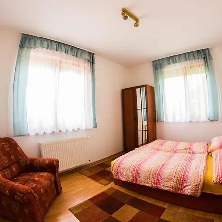 Mit Pool In Apartament Balatonlelle